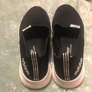 Adidas shoes!! Brand new!!❤️